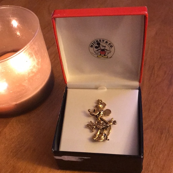 Minnie Mouse Pin - Picture 3 of 5